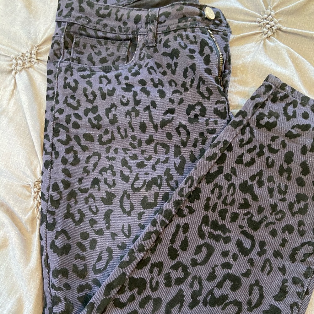 Romeo & Juliet Couture Animal print jeans